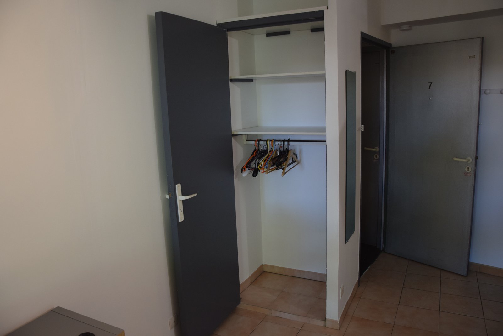 STUDIO 24 m² - n°7 - 1er étage — photo 4